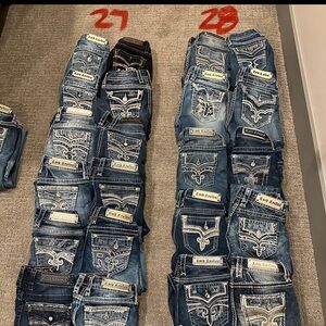 Women’s Rock revival jeans sizes 26,27,28
Women’s missme jeans sizes 26,27,28